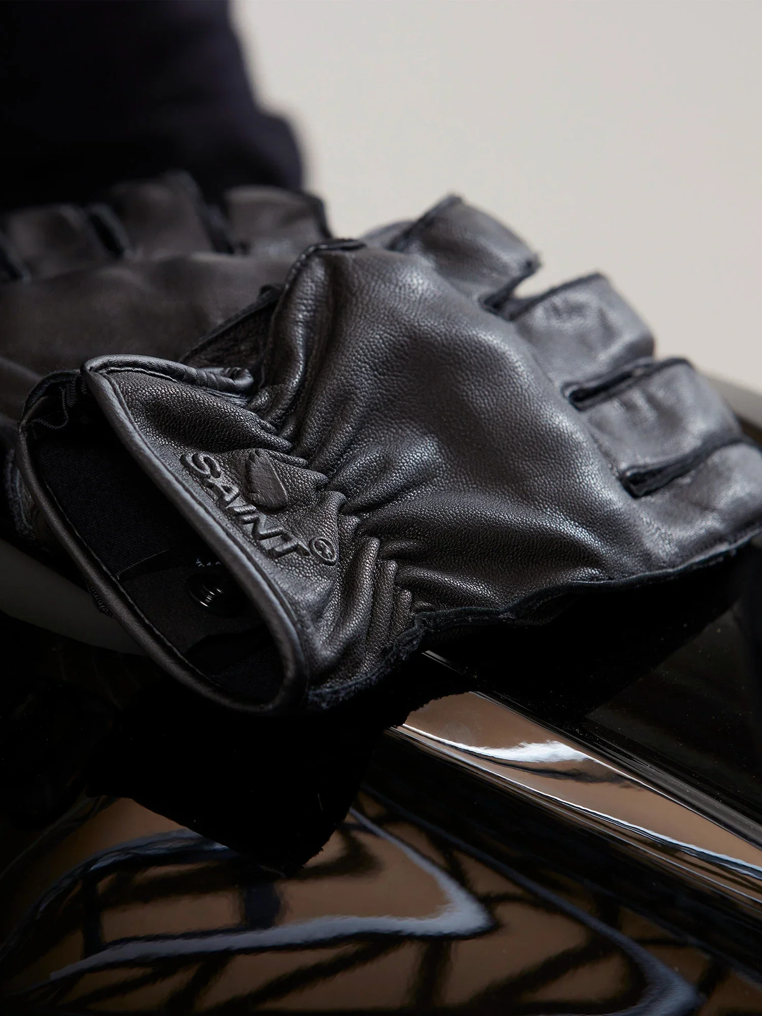 SA1NT Inside Out Gloves | Black - Image 5